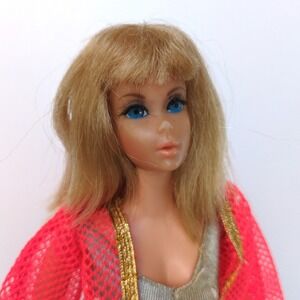 Vtg 70s Dramatic‎ New Living Barbie Doll #1116 Ash Blond Outfit HTF Forward Look